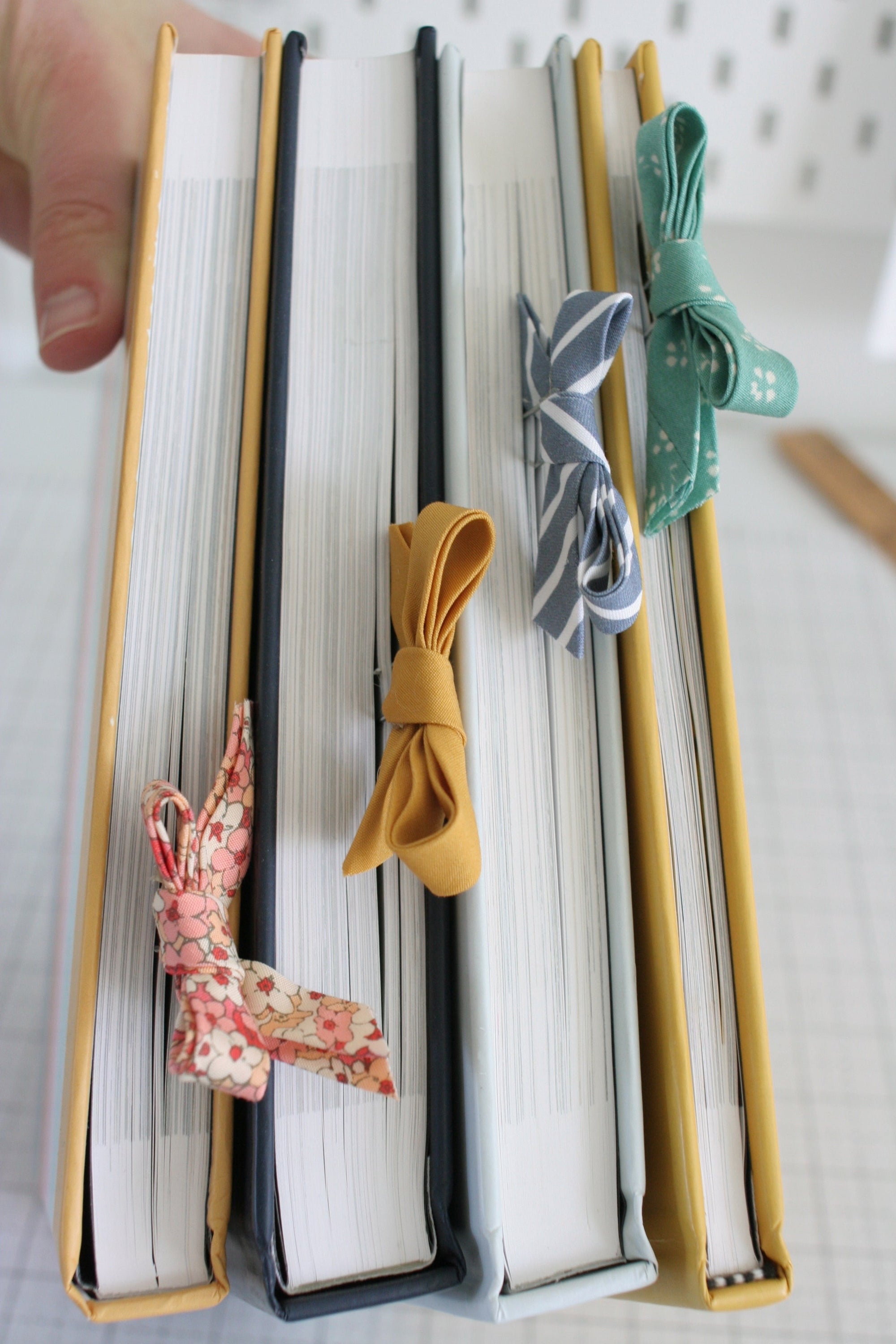 Quick and Easy DIY Bias Tape Bow Bookmarks for Valentine's Day