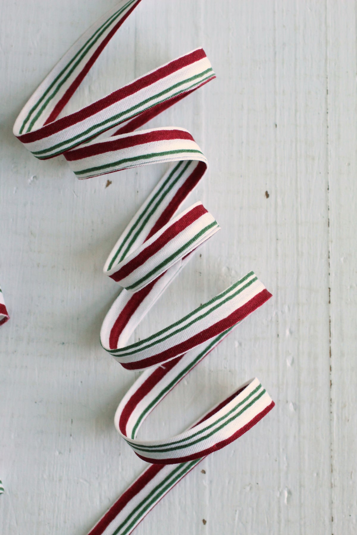 Christmas Candy Cane Stripe Bias Tape & Bias Quilt Binding, Red Green