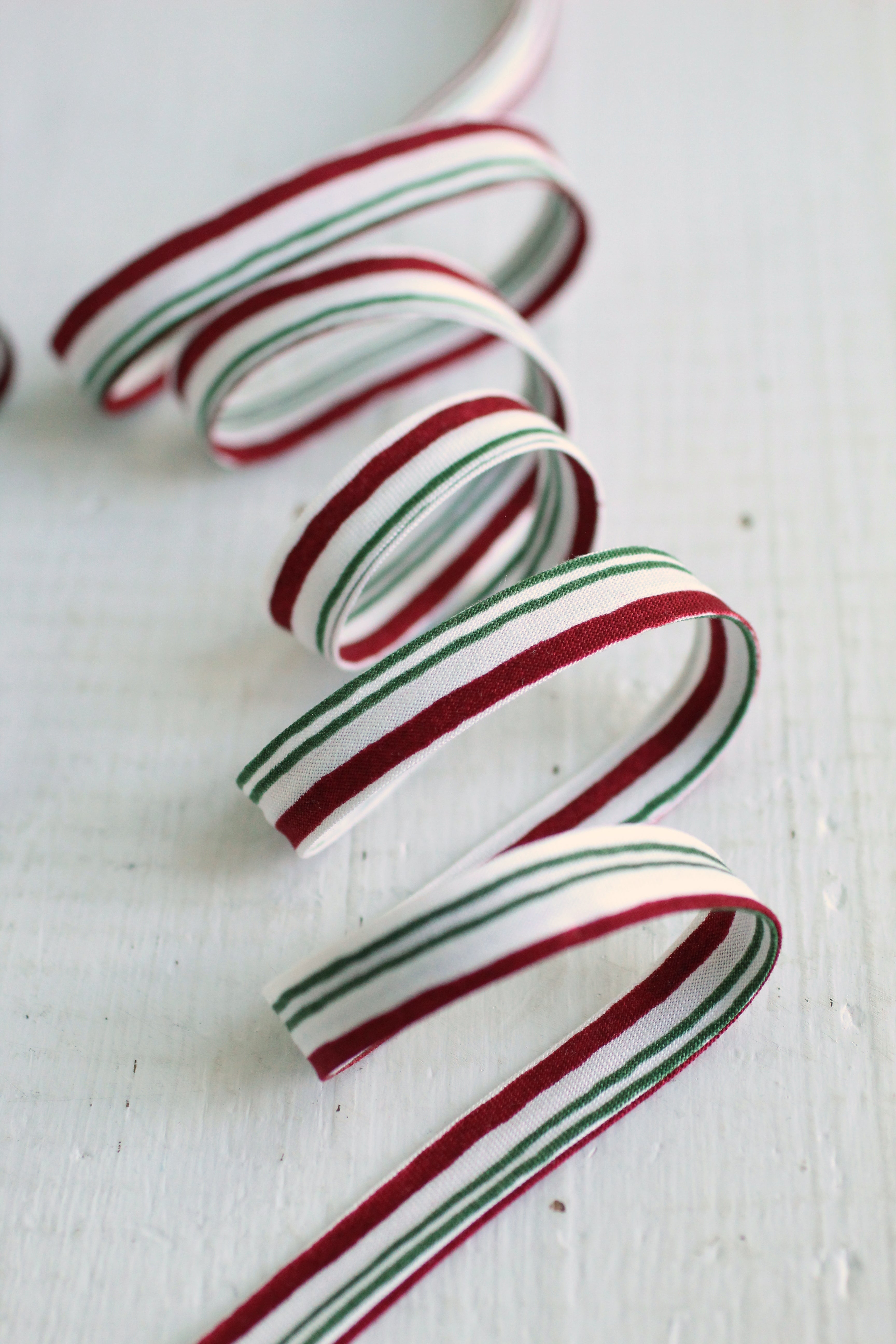 Christmas Candy Cane Stripe Bias Tape & Bias Quilt Binding, Red Green
