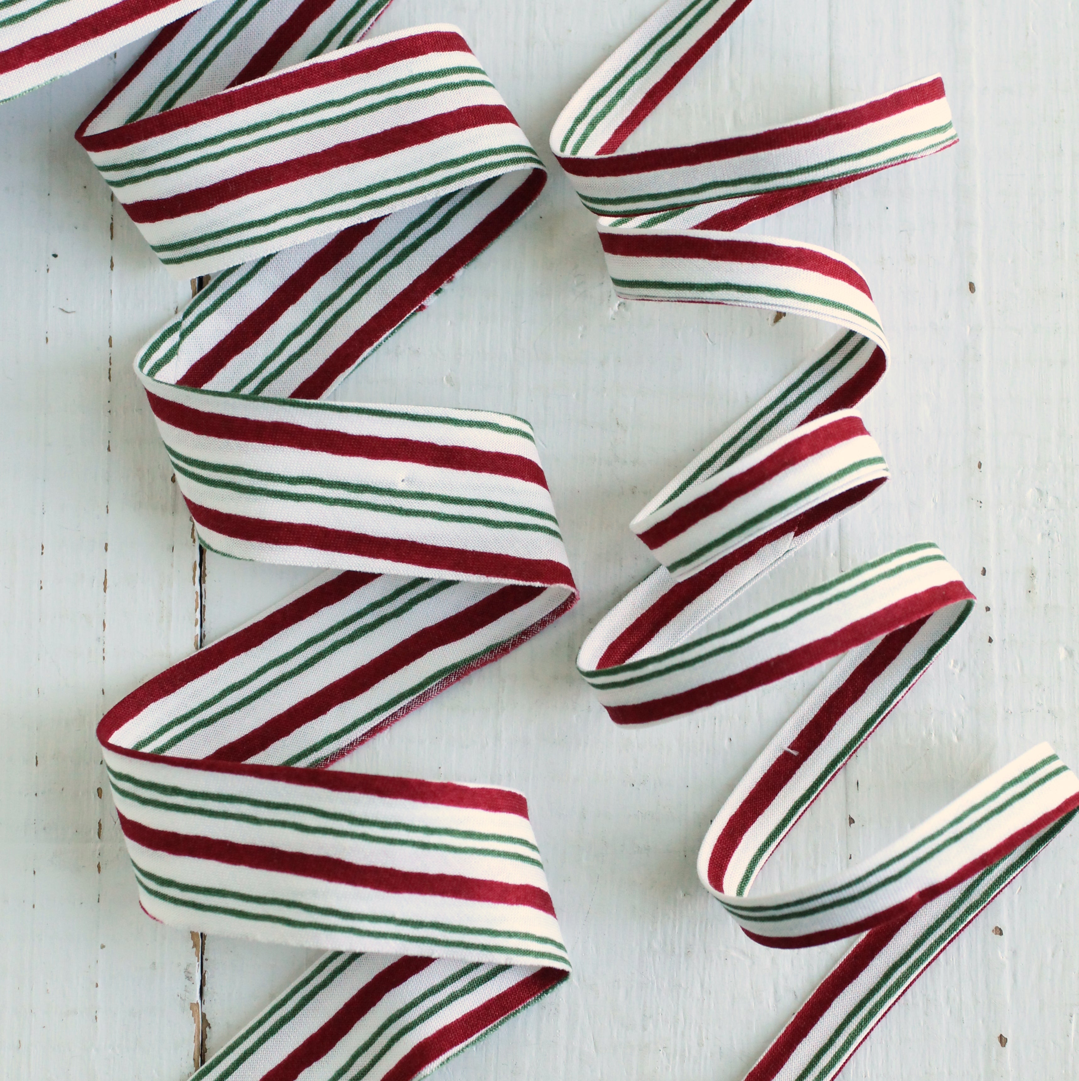 Christmas Candy Cane Stripe Bias Tape & Bias Quilt Binding, Red Green