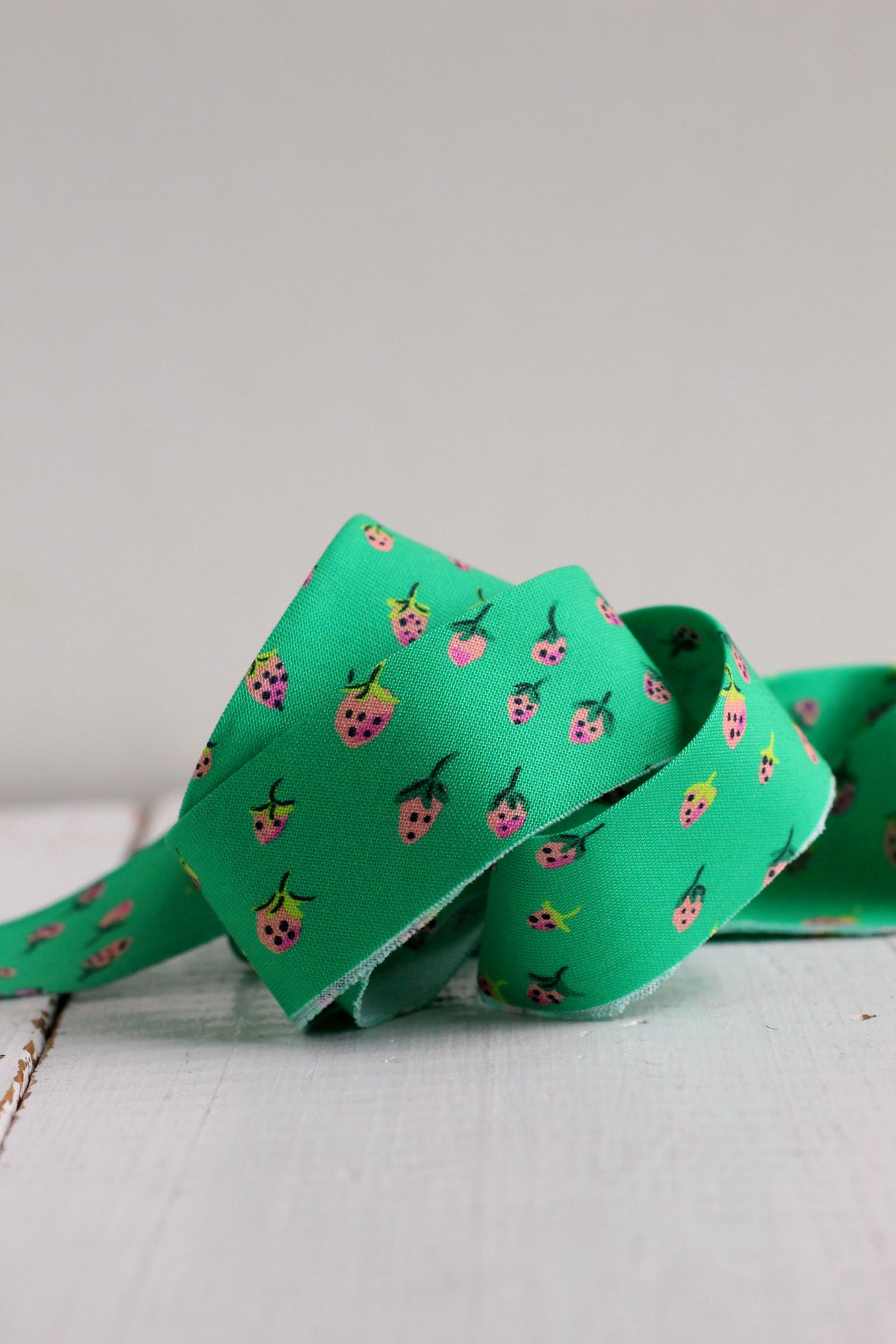 Field Strawberries Jade Bias Tape & Bias Quilt Binding Heather Ross