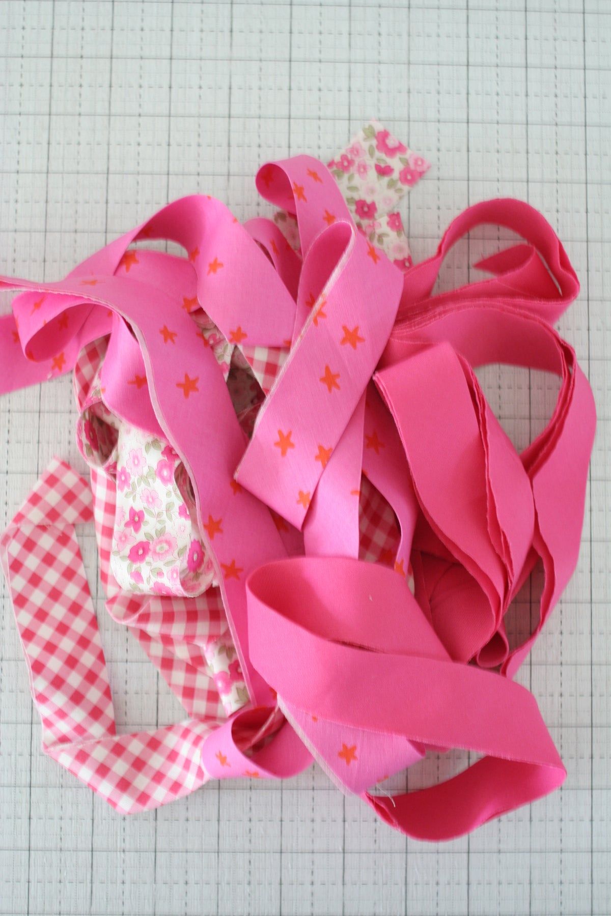 Remnant Bag - 2.5&quot; Bias Quilt Binding Pinks