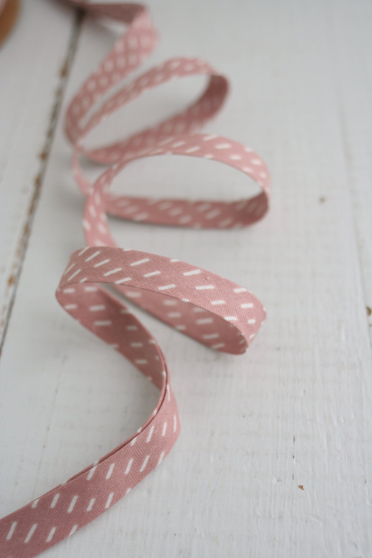 Rose Pink Dashes Bias Tape & Bias Quilt Binding