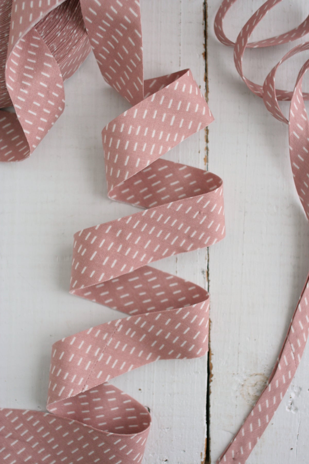 Rose Pink Dashes Bias Tape & Bias Quilt Binding