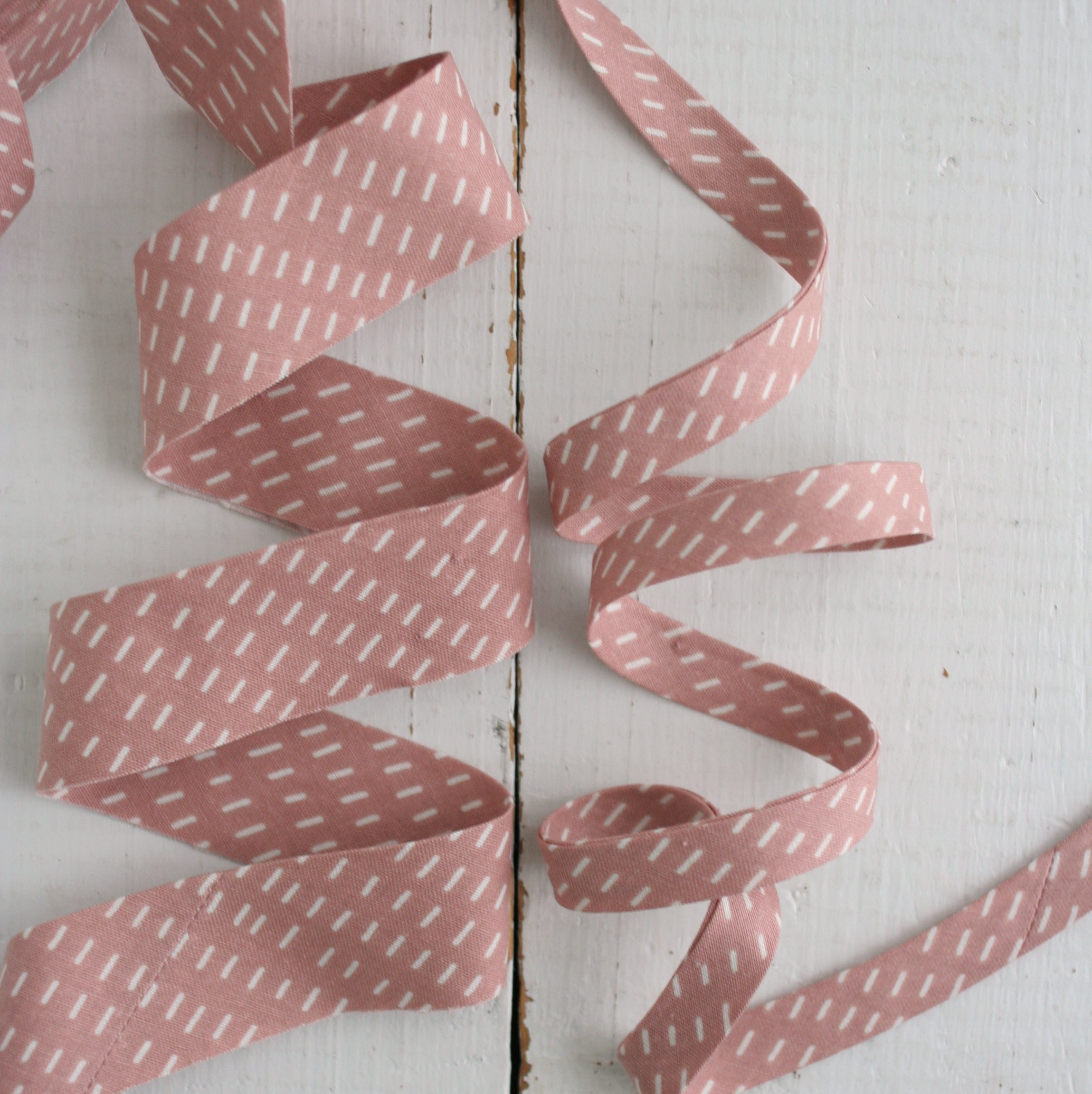 Rose Pink Dashes Bias Tape & Bias Quilt Binding