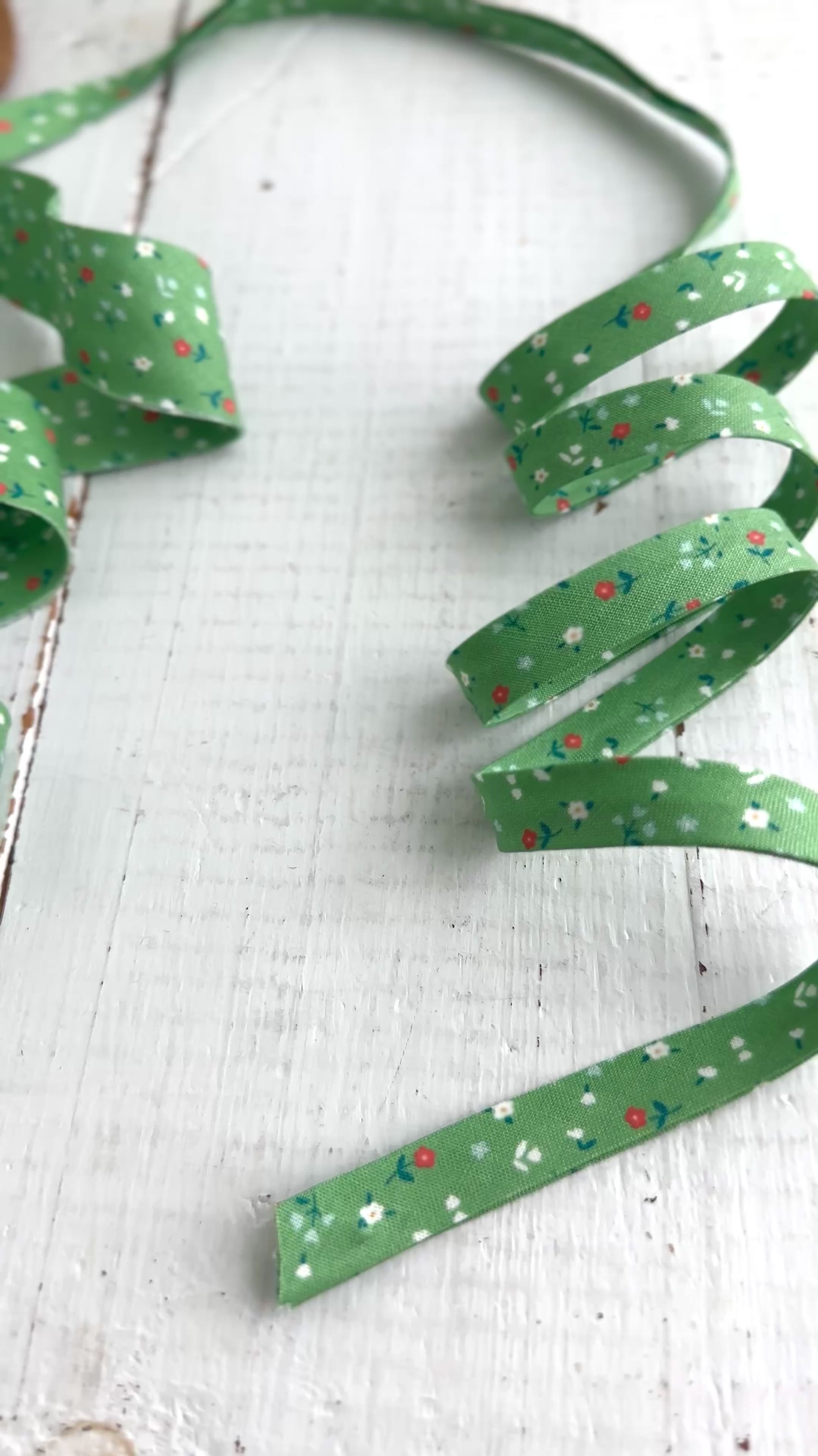 Apple Green Ditsy Floral